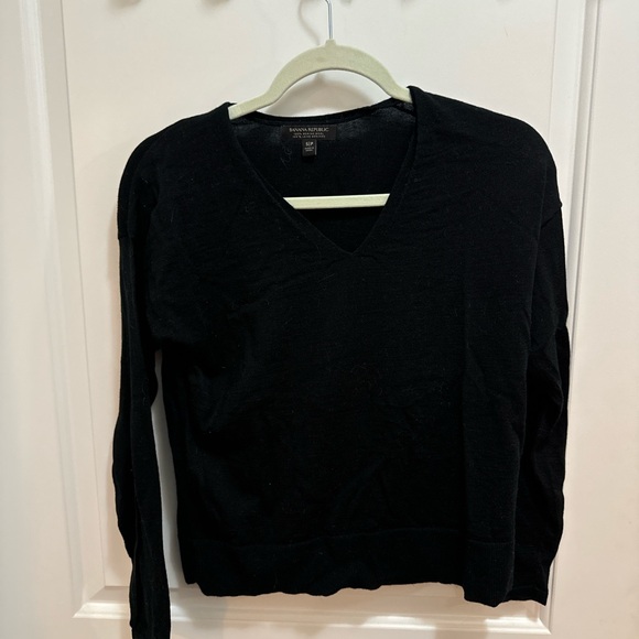 Banana Republic Merino Wool Sweater in Black - Picture 1 of 2